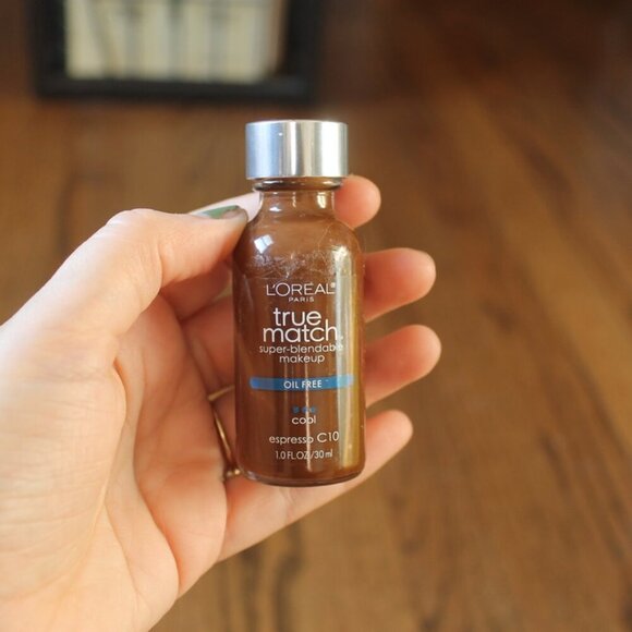 Variety Cosmetic Bundle of Liquid Foundation | L'Oréal Paris, Maybelline… - Picture 4 of 12